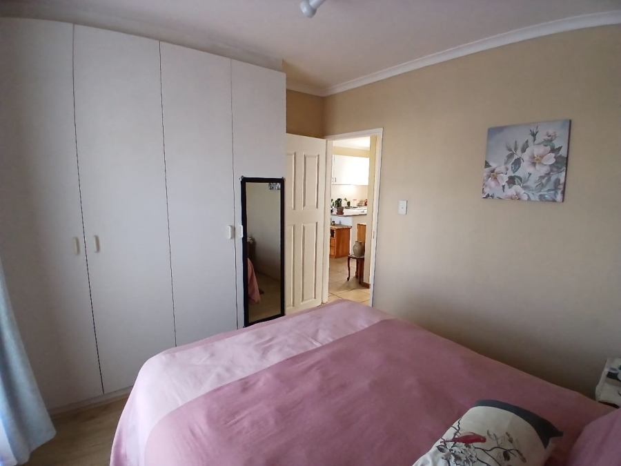 To Let 2 Bedroom Property for Rent in Guldenland Western Cape